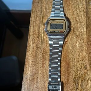 Casio chrono alarm digital watch